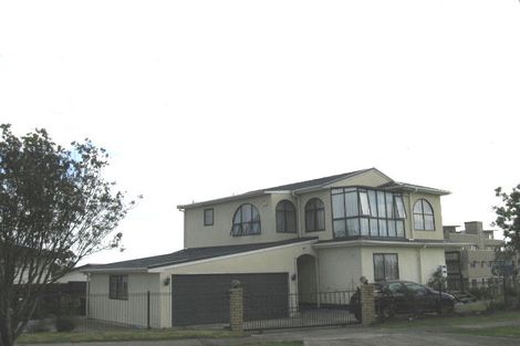 Photo of property in 1 Donegal Street, Avondale, Auckland, 0600