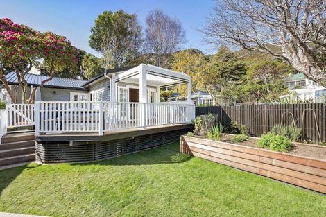 Photo of property in 6 Kowhai Street, Eastbourne, Lower Hutt, 5013