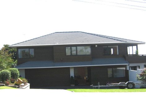 Photo of property in 1/2 Falmouth Street, Murrays Bay, Auckland, 0630