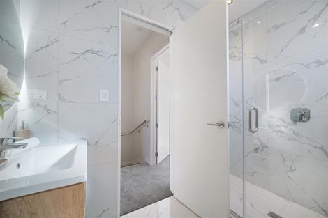 Photo of property in 27 Kuaha Road, Massey, Auckland, 0614