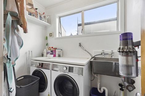 Photo of property in 2/163 Rongotai Road, Rongotai, Wellington, 6022