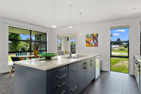 Photo of property in 6 Alpha Close, Wanaka, 9305