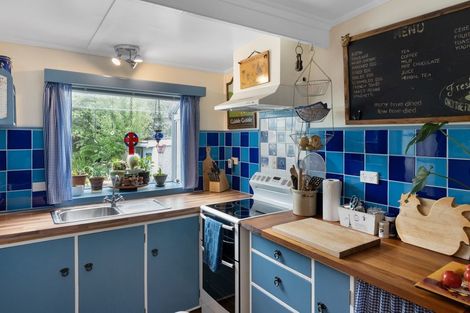 Photo of property in 35 York Street, Picton, 7220