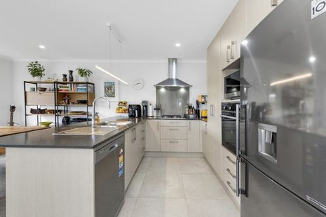 Photo of property in 30 Whareatua Avenue, Takanini, 2112