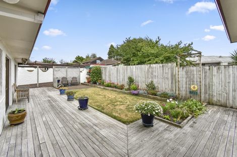 Photo of property in 2/28 Gills Avenue, Papakura, 2110