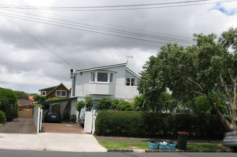 Photo of property in 22 Raymond Street, Point Chevalier, Auckland, 1022
