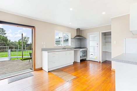 Photo of property in 55 Beaubank Road, Kelston, Auckland, 0602