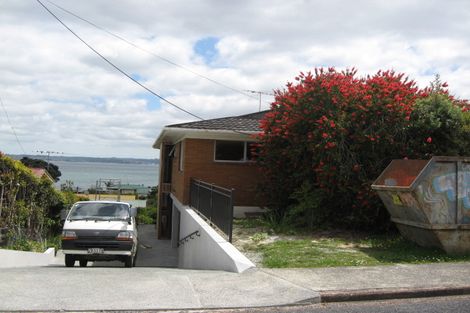 Photo of property in 32 De Luen Avenue, Tindalls Beach, Whangaparaoa, 0930