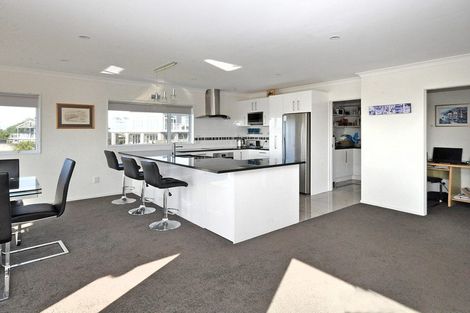 Photo of property in 9b Cornwall Way, Mangawhai Heads, Mangawhai, 0505