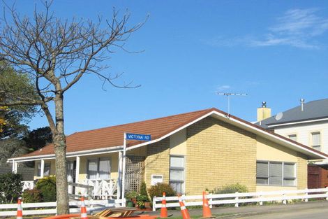 Photo of property in 33 Carrington Street, New Plymouth, 4310