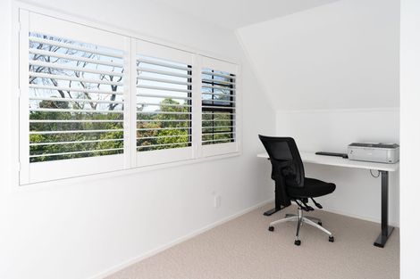 Photo of property in 5 Lavinia Grove, Waikanae Beach, Waikanae, 5036