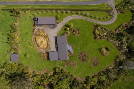 Photo of property in 421 Surrey Road, Tariki, Stratford, 4388