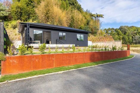 Photo of property in 23d Heta Road, Highlands Park, New Plymouth, 4312