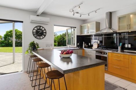 Photo of property in 17 Taumata Road, Omaha, Warkworth, 0986