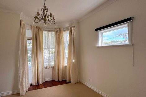 Photo of property in 8 Stirling Street, Berhampore, Wellington, 6023