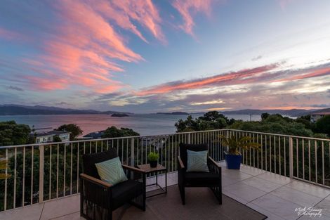 Photo of property in 4 Singers Road, Korokoro, Lower Hutt, 5012