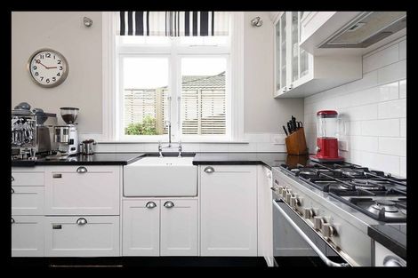 Photo of property in 35 Everest Street, Khandallah, Wellington, 6035