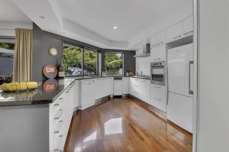 Photo of property in 9 Brockhall Lane, Avonhead, Christchurch, 8042