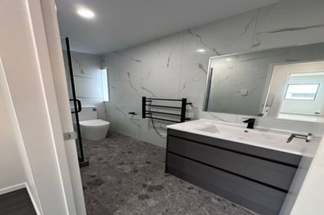 Photo of property in 68 Staveley Avenue, Mount Roskill, Auckland, 1041