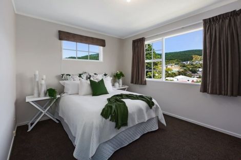 Photo of property in 16 Florio Terrace, Tawa, Wellington, 5028