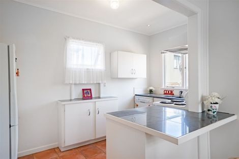 Photo of property in 43 Rogan Street, Mount Roskill, Auckland, 1041