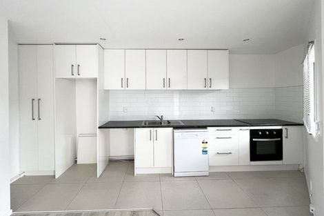 Photo of property in 21/3 The Avenue, Albany, Auckland, 0632