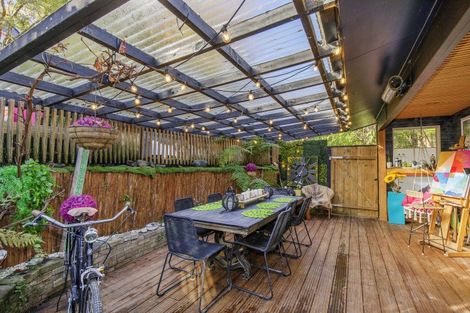 Photo of property in 27 Edelweiss Grove, Timberlea, Upper Hutt, 5018