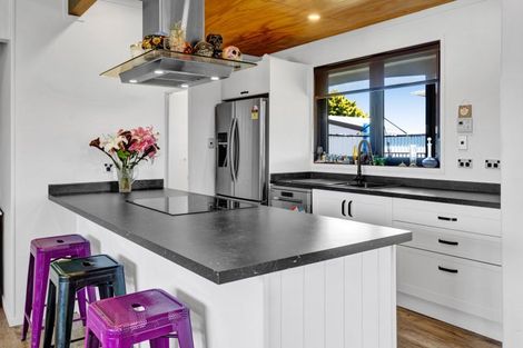 Photo of property in 164 Tukapa Street, Westown, New Plymouth, 4310