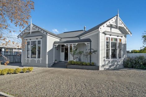 Photo of property in 260-262 High Street North, Carterton, 5713