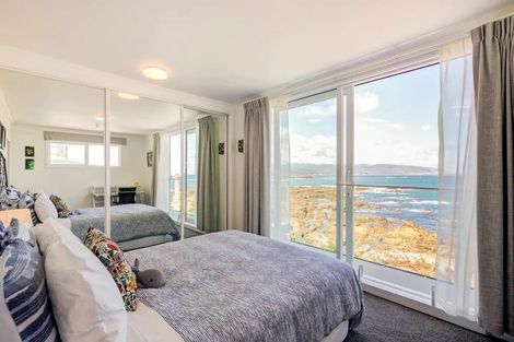 Photo of property in 146a The Esplanade, Houghton Bay, Wellington, 6023