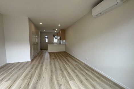 Photo of property in 5 Paetai Lane, Te Atatu Peninsula, 0610