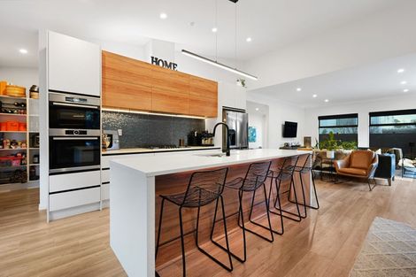 Photo of property in 3d Lake Domain Drive, Frankton, Hamilton, 3204