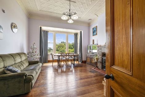 Photo of property in 18 Mills Street, Eltham, 4322