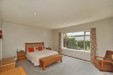 Photo of property in 135 Deans Avenue, Riccarton, Christchurch, 8011