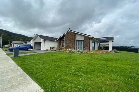 Photo of property in 7 Hopkirk Avenue, Wallaceville, Upper Hutt, 5018