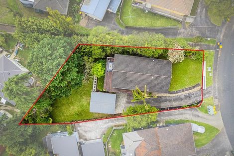 Photo of property in 30 Pokapu Street, Titirangi, Auckland, 0600