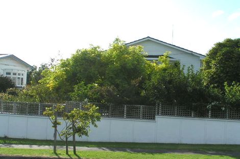 Photo of property in 2/67 Jutland Road, Hauraki, Auckland, 0622