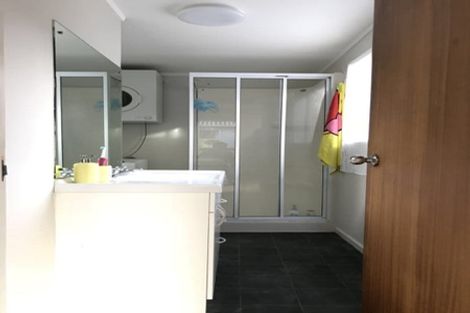 Photo of property in 51 Awaruku Road, Torbay, Auckland, 0630