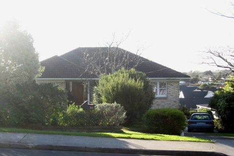 Photo of property in 30 Orams Road, Hillpark, Auckland, 2102