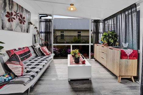 Photo of property in 6 Galt Street, Hawera, 4610