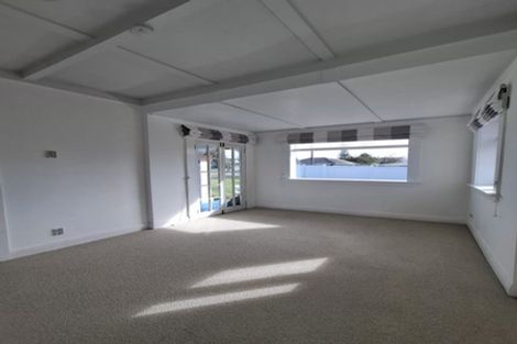 Photo of property in 1/12 Golf Road, New Lynn, Auckland, 0600