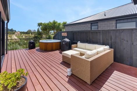 Photo of property in 27 Tangaroa Place, Poike, Tauranga, 3112