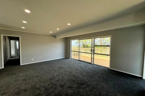 Photo of property in 9 Woodhouse Place, West Harbour, Auckland, 0618