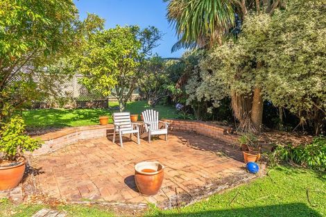 Photo of property in 53 Seddon Street, Waikanae, 5036