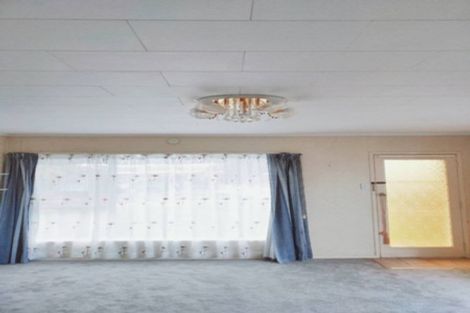 Photo of property in 1/36 Blacklock Avenue, Henderson, Auckland, 0612