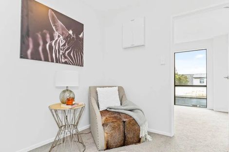 Photo of property in 9/267 Great North Road, Henderson, Auckland, 0612