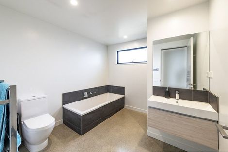 Photo of property in 112 Rob Roy Lane, Wanaka, 9305