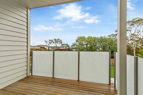 Photo of property in 1/147 Albany Highway, Unsworth Heights, Auckland, 0632