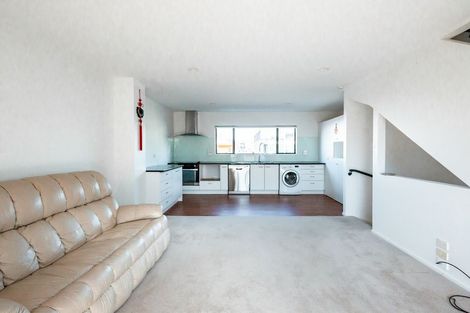 Photo of property in 9/17a Delta Avenue, New Lynn, Auckland, 0600