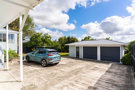 Photo of property in 25 Whaka Street, Maungaturoto, 0520